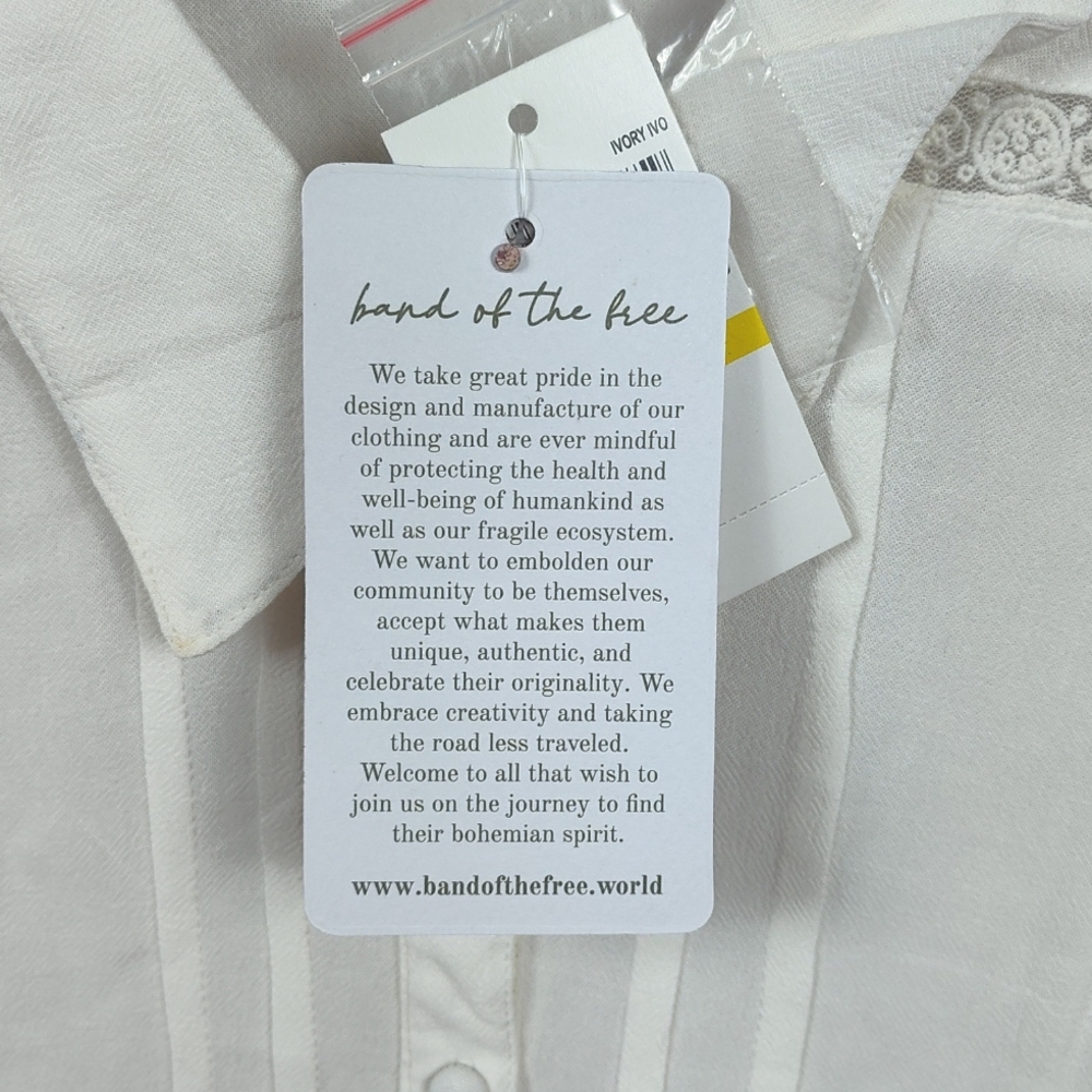 Band Of The Free Daydream Ivory Collared Top - Picture 10 of 10